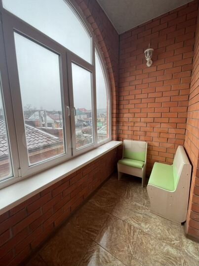 Дом 341 м² на участке 11 сот.