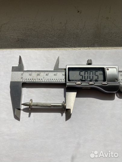 Дюбель гвоздь