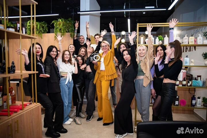 Визажист бровист