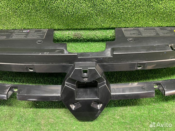 Основание решетки радиатора Renault Duster