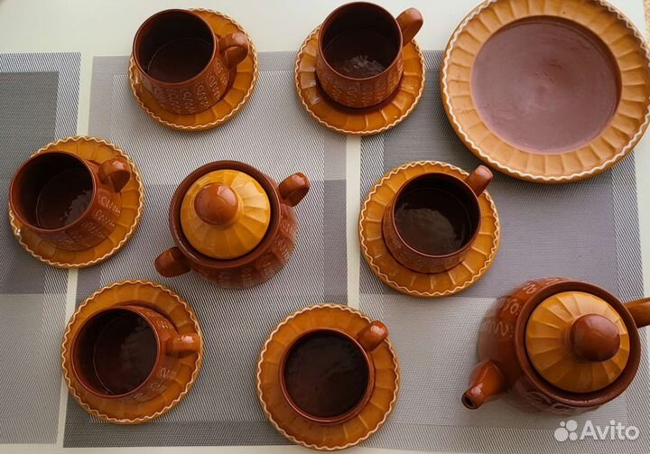 Набор столовой посуды. Чайный сервиз глиняный