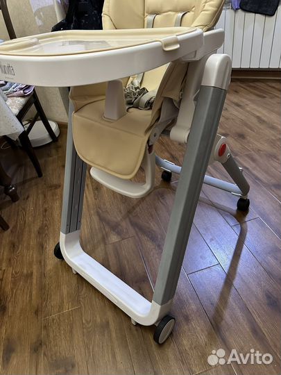 Стульчик для кормления nuovita
