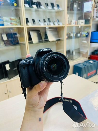 Фотоаппарат Canon EOS 550D Kit
