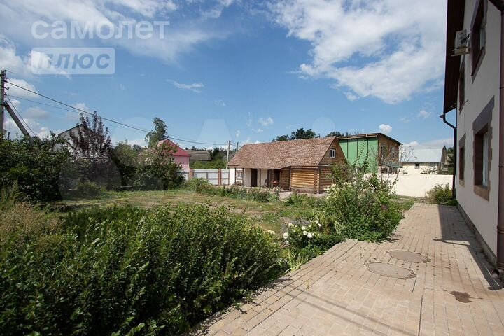 Дом 189 м² на участке 10,6 сот.