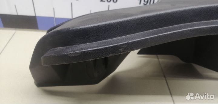 Держатель задней полки Fusion 2002-2012