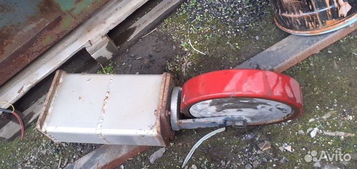 Опорное колесо для прицепа бу