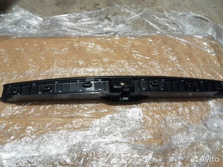 Накладка на заднюю панель кузова Mercedes-Benz GL