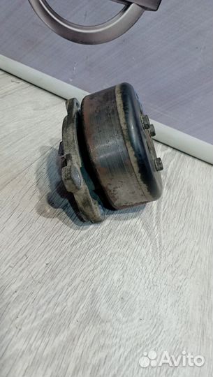 Помпа водяной насос Nissan tiida