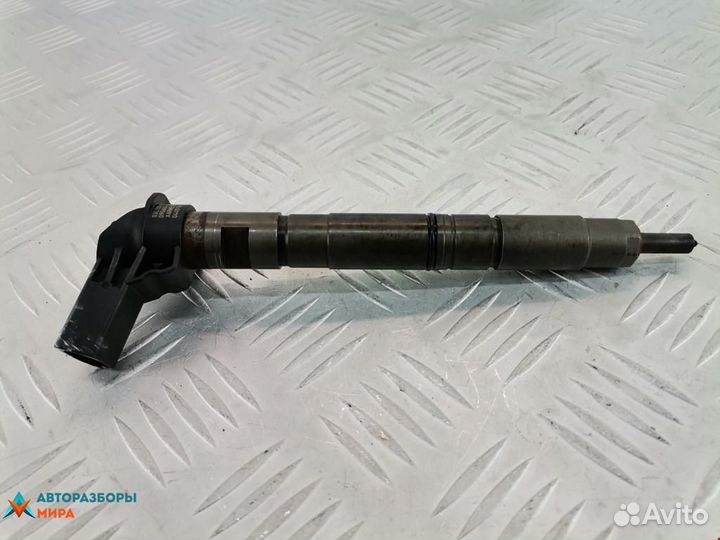 Форсунка Volkswagen Passat B6 2009 03L130277