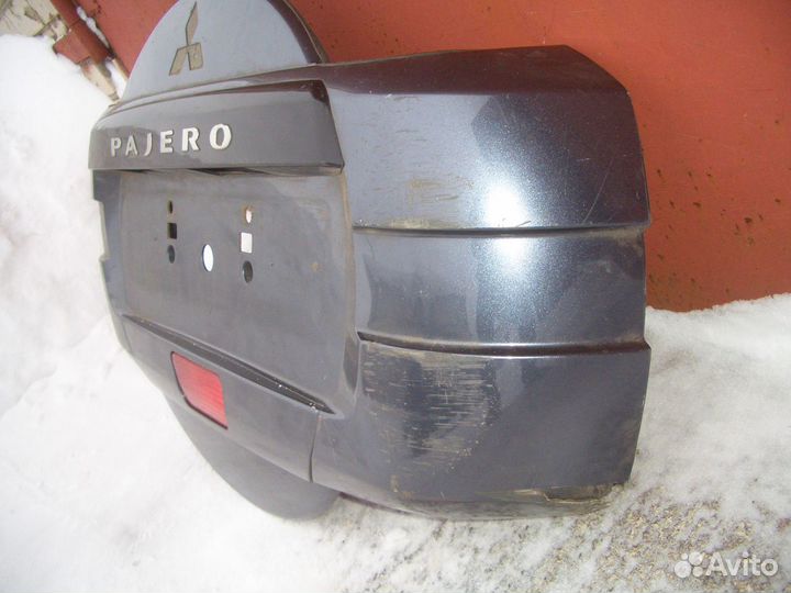 Крышка запасного колеса Митсубиси Паджеро с07-15г