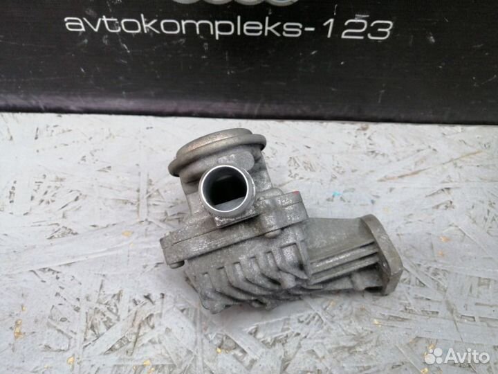 Клапан egr правый Mercedes-Benz R350 4 Matic W251