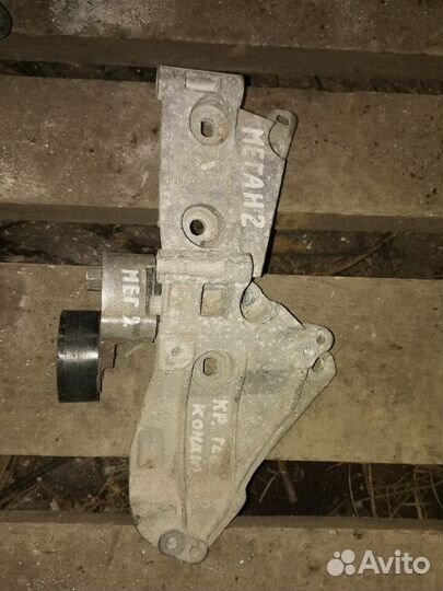 Кронштейн генератора Renault Megane 2