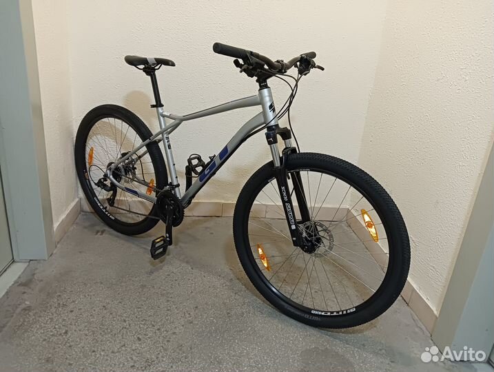 Почти новый найнер GT aggressor expert 9R,размер L