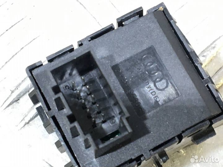 Б/У Кнопка фиксатора стояночного тормоза#001