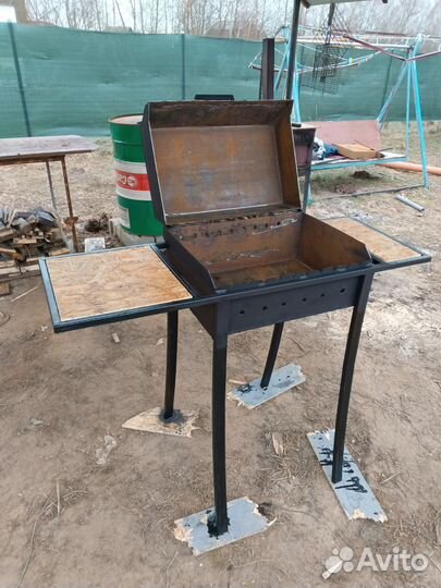 Мангал с крышей