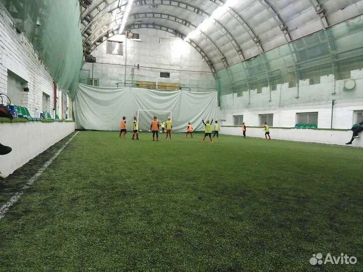 Футбольное поле коробка