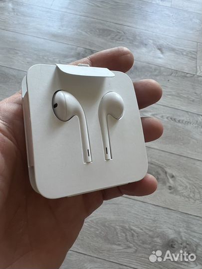 Apple earpods lightning