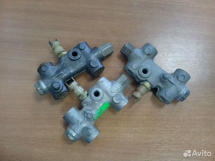 Распределитель тормозной 2141 Иж 2126