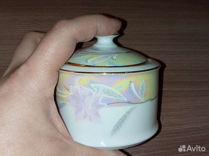 Чашки и блюдца фарфор