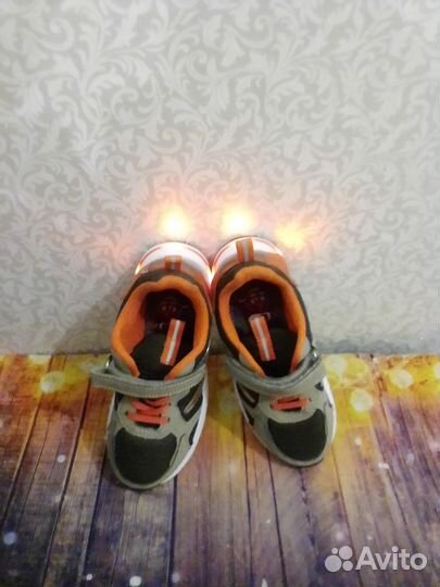 Кроссовки детские 32 размер