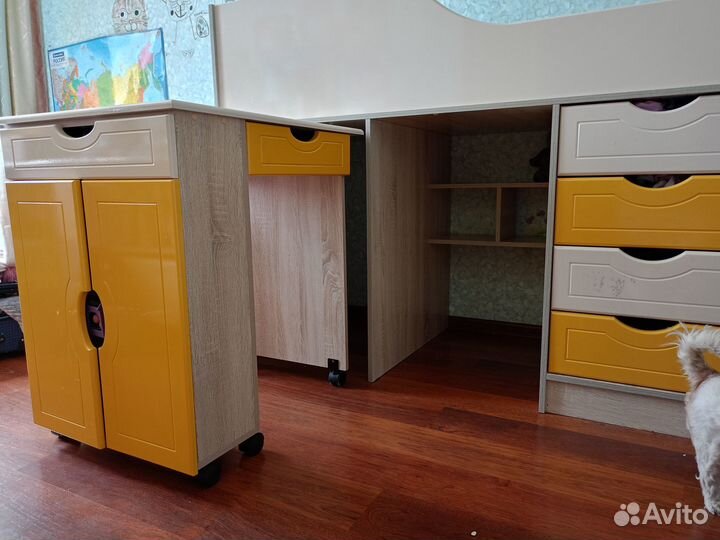 Кровать чердак со столом