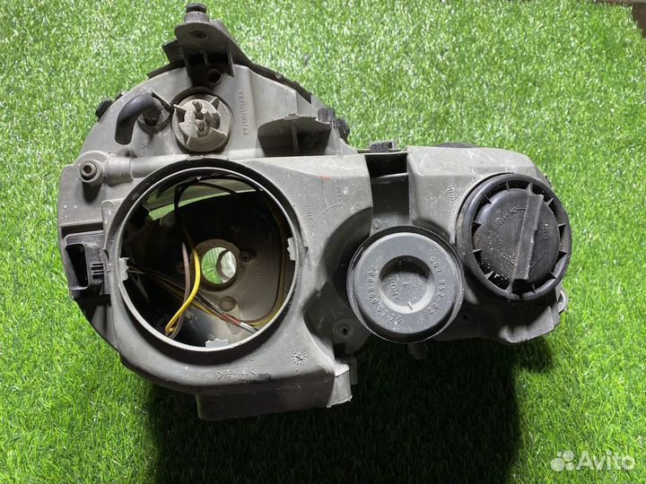 Фара Mercedes W210