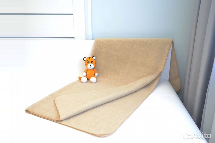Одеяло-покрывало новое из овечьей шерсти бежевое