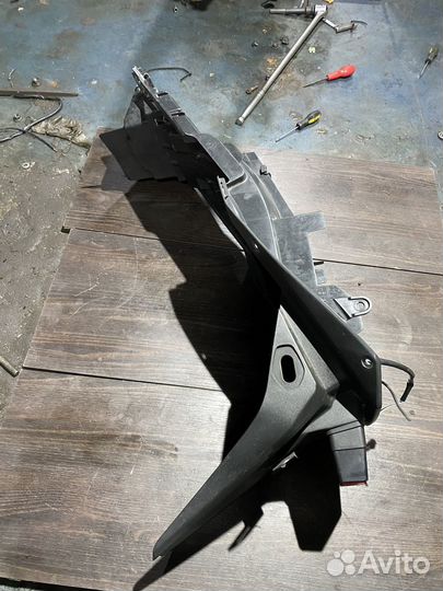 Пластик подрамника для Suzuki GSX650F