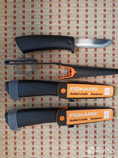 Нож охотничий с точилкой Fiskars (Фискарс)