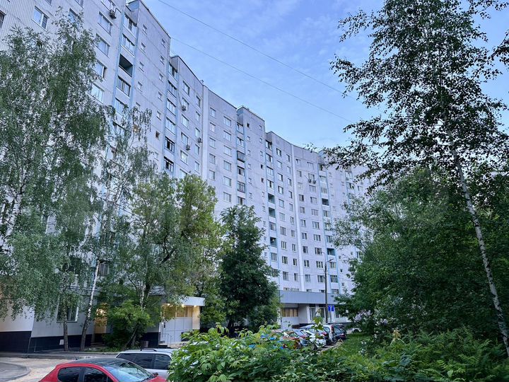2-к. квартира, 52 м², 10/12 эт.