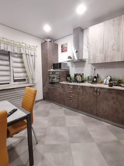 3-к. квартира, 96 м², 2/9 эт.