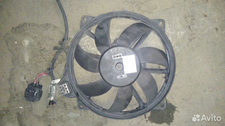 Renault Scenic 2010 1.5D вентилятор охлаждения