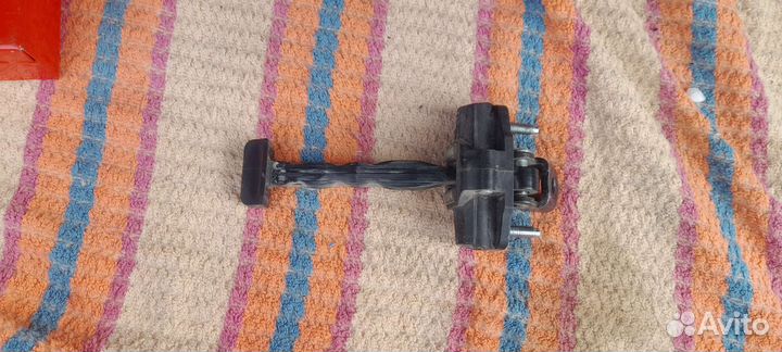 Ограничитель двери ford focus 3