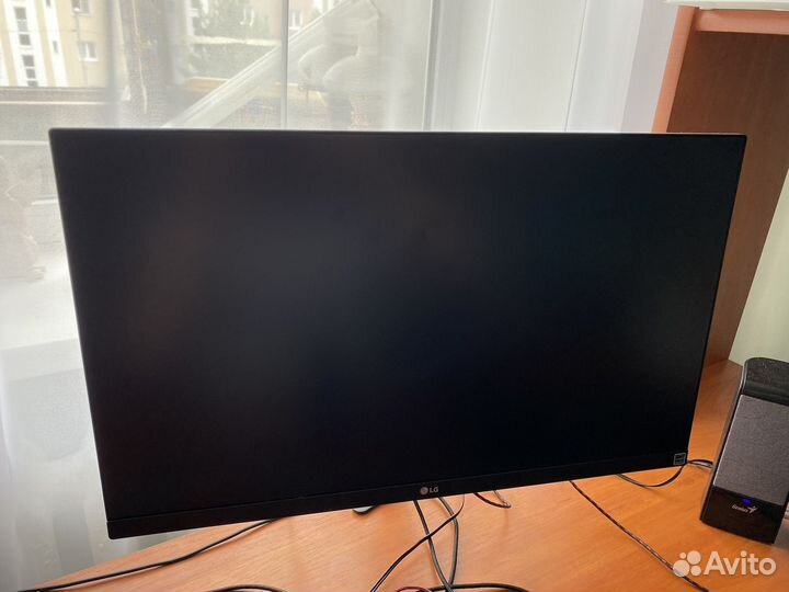 Монитор LG 24 дюйма