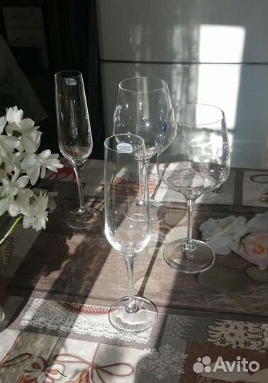 Бокалы для шампанского и красного вина богемия