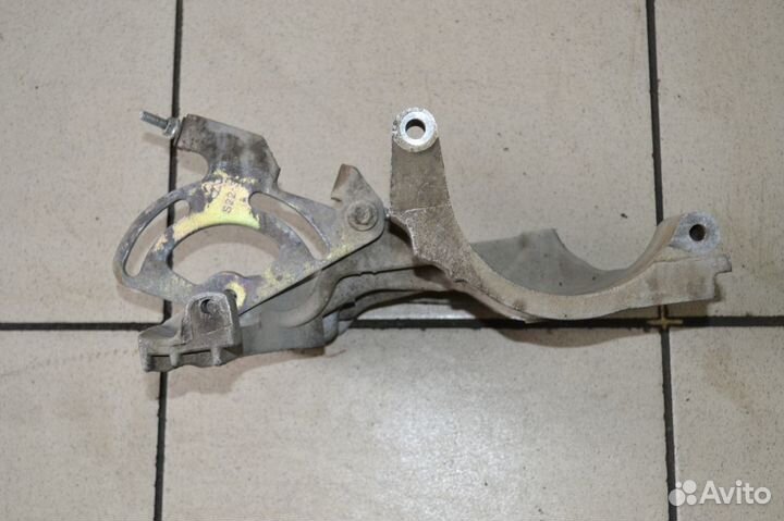 Chery IndiS (S18D) Кронштейн гура