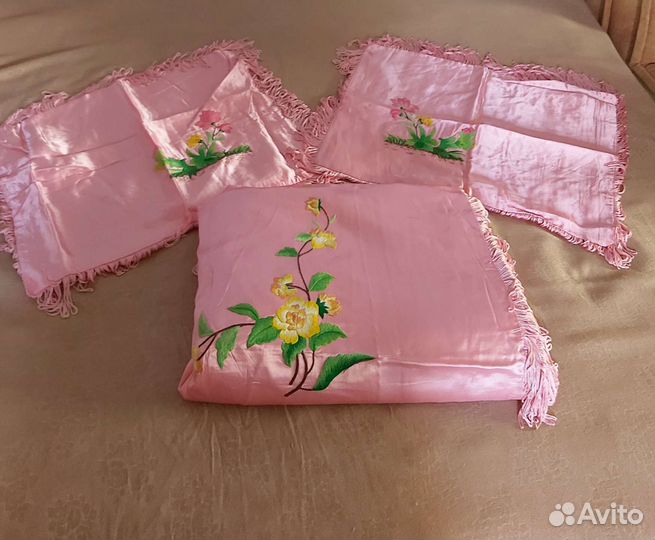 Покрывало+2 наволочки новые атласные Вьетнам