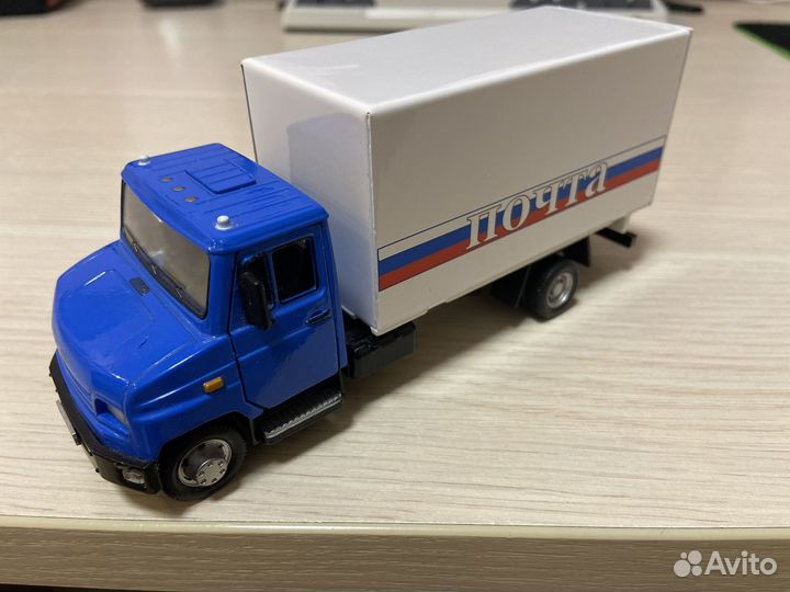 Масштабная модель ЗИЛ 5301 фургон Почта