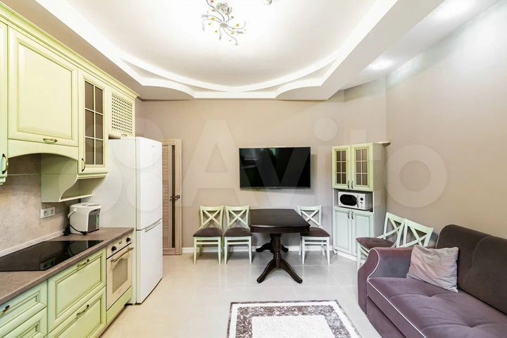 2-к. квартира, 54 м², 1/3 эт.