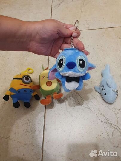 Миньон, стич, акула, авокадо. Брелок