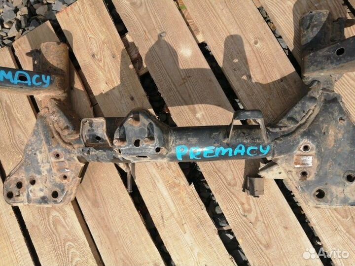 Подрамник передний Mazda Premacy минивен RF 2000