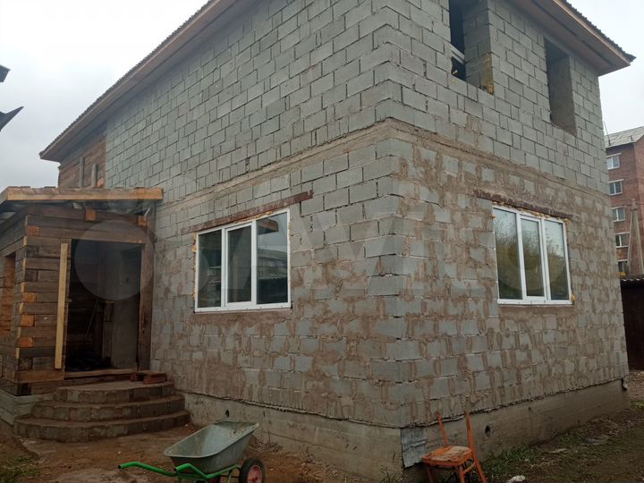 Дом 200 м² на участке 8 сот.