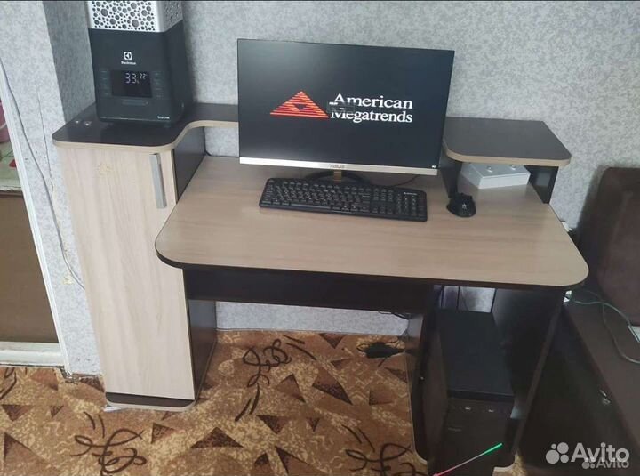 Компьютерный стол