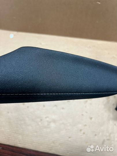 Подлокотник задней правой двери Toyota Fortuner