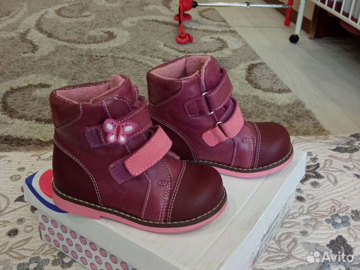 Демисезонные ботинки для девочки фирмы Shagovita