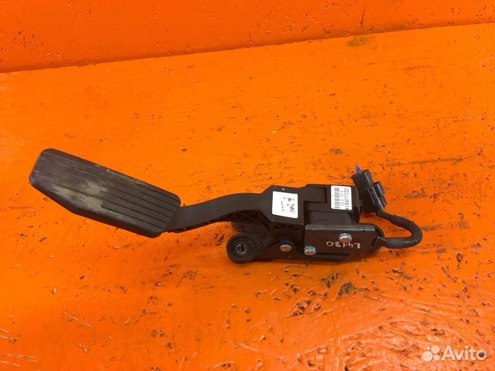 Педаль газа Hyundai Tucson 32726-2E930