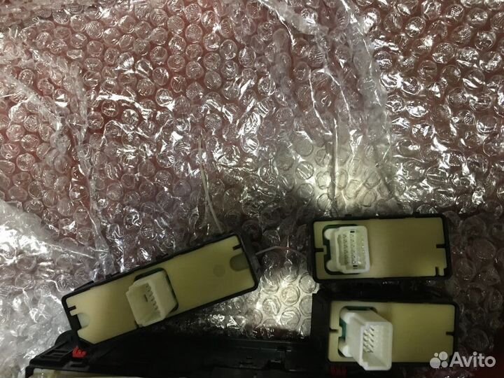 Кнопки стеклоподъемников Lexus RX/GS 4