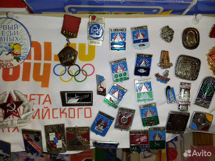 Коллекция значков и медалей