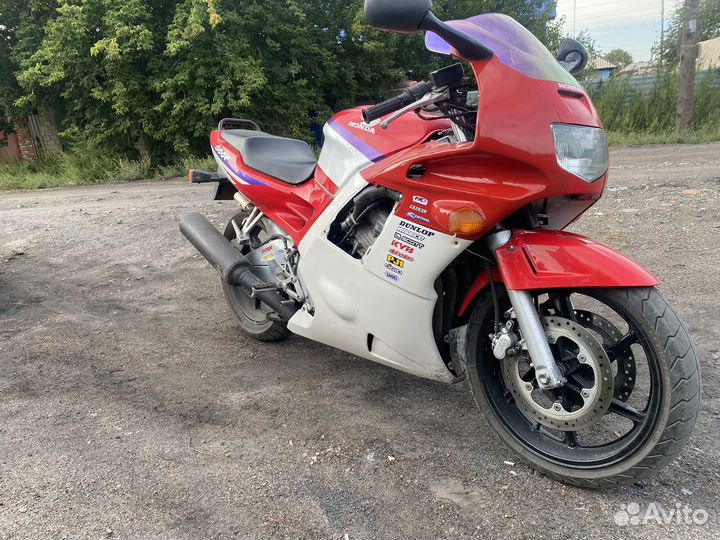 Honda cbr600f2