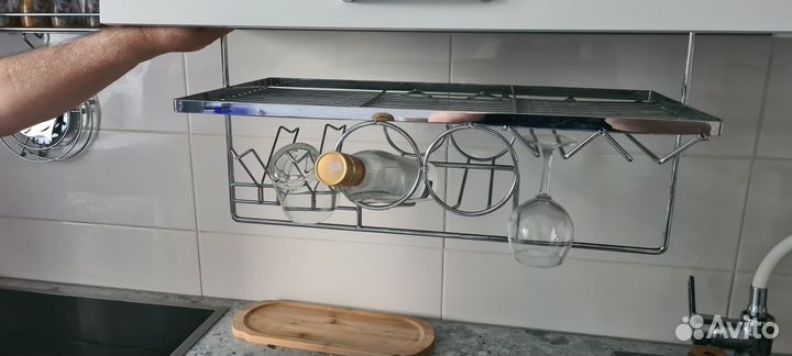 Подвесная барная полка